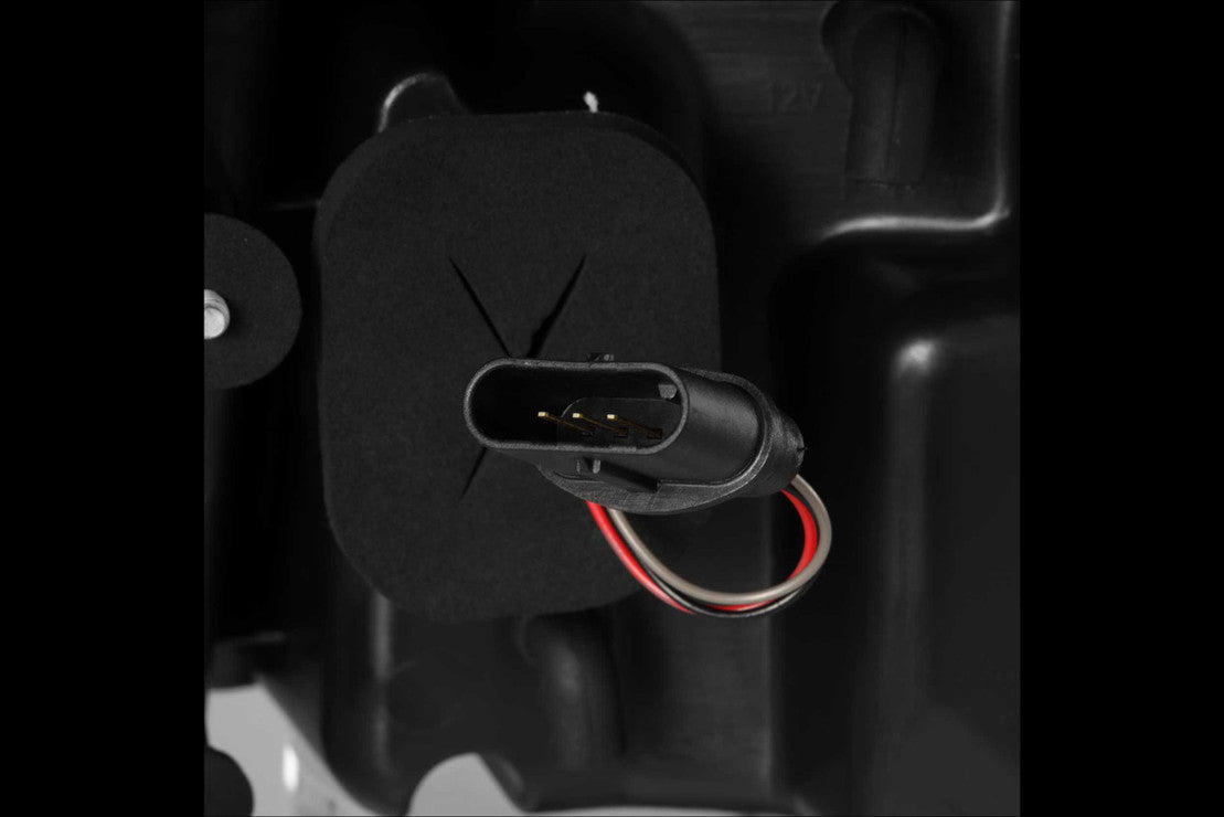 TESLA MODEL 3 / MODEL Y: ALPHAREX PRO LED TAIL LIGHTS